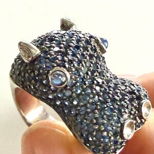 Silver Blue eyes Hippo Ring